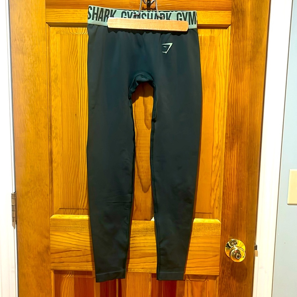 Gymshark Leggings NEW no tag size Small. Green